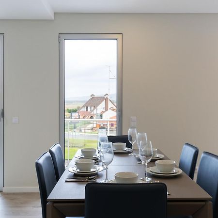 Beautiful Apartment In S O Martinho Do Porto With Balcony เซามาร์ทินโญโดปอร์โต ภายนอก รูปภาพ