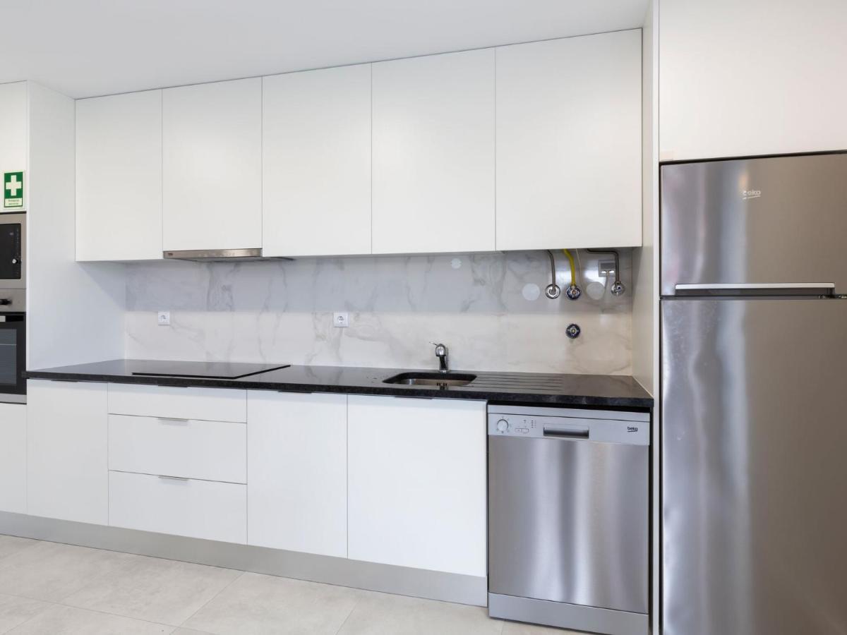 Beautiful Apartment In S O Martinho Do Porto With Balcony เซามาร์ทินโญโดปอร์โต ภายนอก รูปภาพ