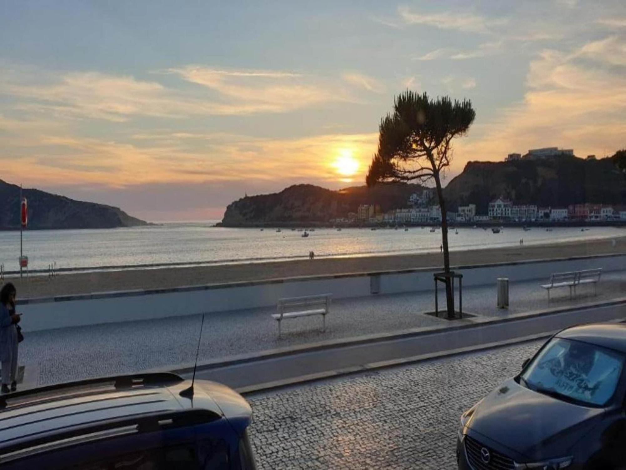 Beautiful Apartment In S O Martinho Do Porto With Balcony เซามาร์ทินโญโดปอร์โต ภายนอก รูปภาพ
