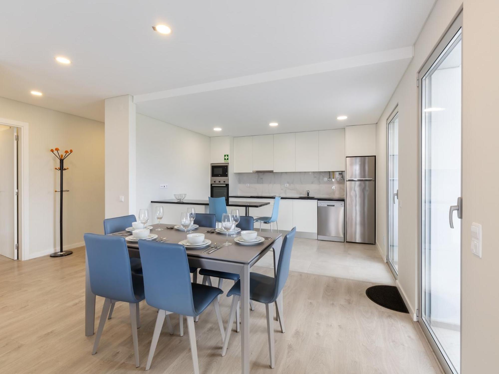 Beautiful Apartment In S O Martinho Do Porto With Balcony เซามาร์ทินโญโดปอร์โต ภายนอก รูปภาพ