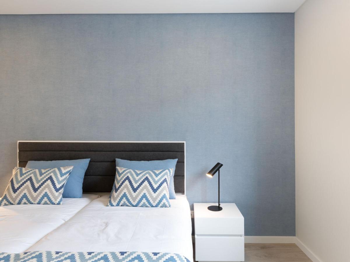 Beautiful Apartment In S O Martinho Do Porto With Balcony เซามาร์ทินโญโดปอร์โต ภายนอก รูปภาพ