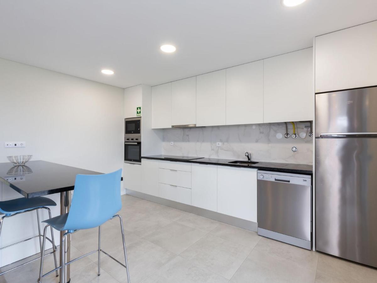 Beautiful Apartment In S O Martinho Do Porto With Balcony เซามาร์ทินโญโดปอร์โต ภายนอก รูปภาพ
