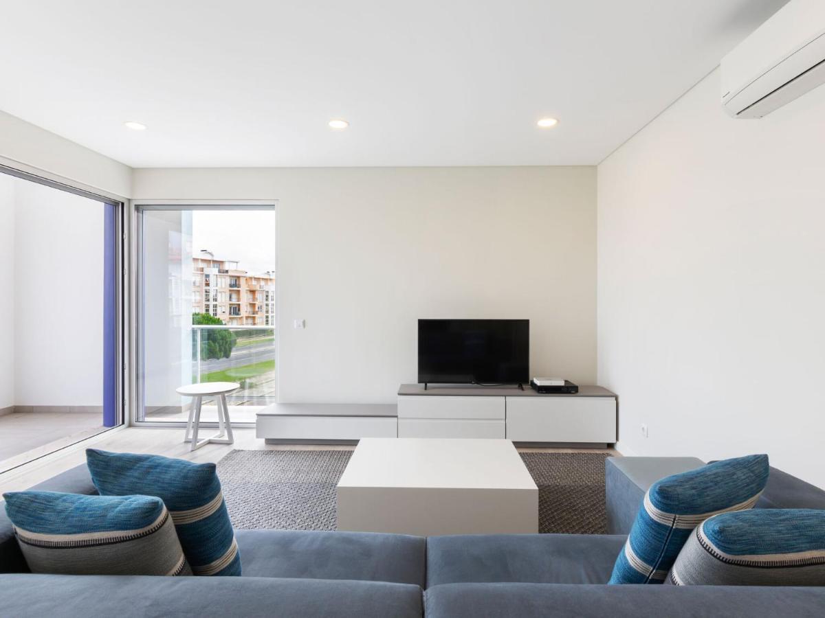 Beautiful Apartment In S O Martinho Do Porto With Balcony เซามาร์ทินโญโดปอร์โต ภายนอก รูปภาพ