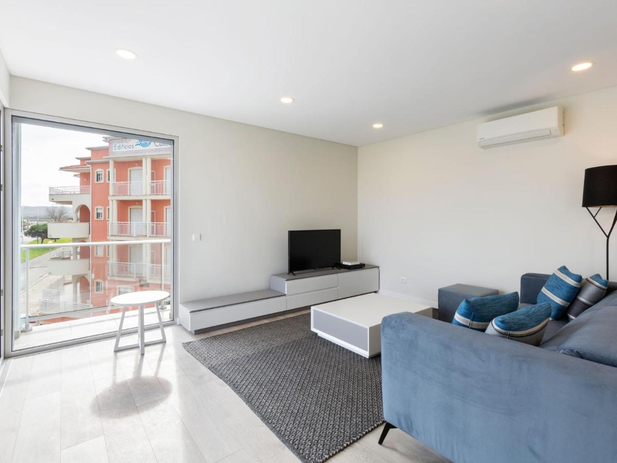 Beautiful Apartment In S O Martinho Do Porto With Balcony เซามาร์ทินโญโดปอร์โต ภายนอก รูปภาพ